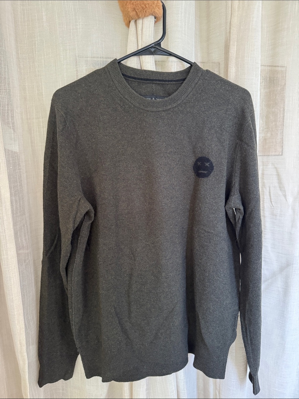 rag & bone 100% wool crewneck sweater with small emblem